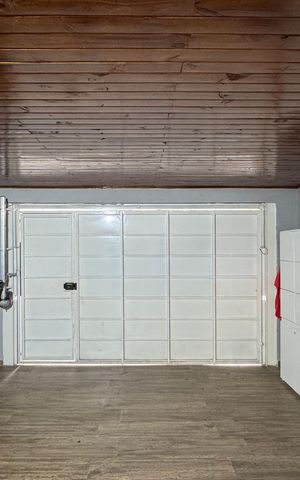 Casa à venda com 240m², 3 quartos e 2 vagas Casa à venda com 240m², 3 quartos e 2 vagasVista - Sala