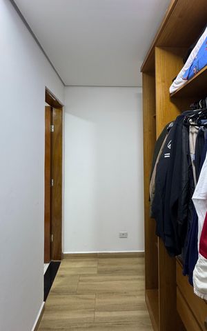 Casa à venda com 240m², 3 quartos e 2 vagas Casa à venda com 240m², 3 quartos e 2 vagasCloset - Suíte