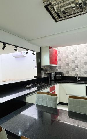 Casa à venda com 240m², 3 quartos e 2 vagas Casa à venda com 240m², 3 quartos e 2 vagasCozinha