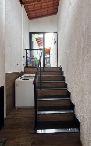 Casa à venda com 240m², 3 quartos e 2 vagas Casa à venda com 240m², 3 quartos e 2 vagasÁrea de Serviço
