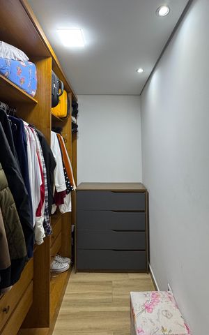 Casa à venda com 240m², 3 quartos e 2 vagas Casa à venda com 240m², 3 quartos e 2 vagasCloset - Suíte