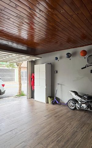 Casa à venda com 240m², 3 quartos e 2 vagas Casa à venda com 240m², 3 quartos e 2 vagasGaragem