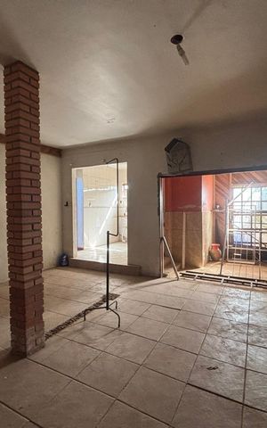 Casa à venda com 190m², 2 quartos e 1 vaga