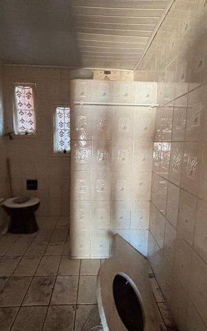 Casa à venda com 190m², 2 quartos e 1 vaga