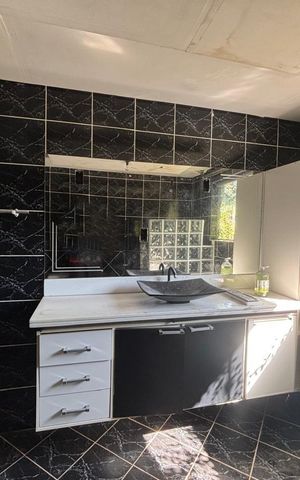 Casa à venda com 190m², 2 quartos e 1 vaga