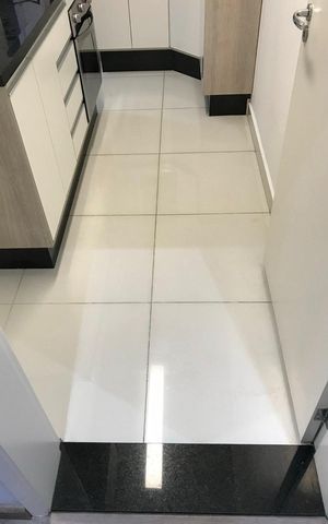 Apartamento à venda com 49m², 2 quartos e 1 vaga Apartamento à venda com 49m², 2 quartos e 1 vagaCozinha