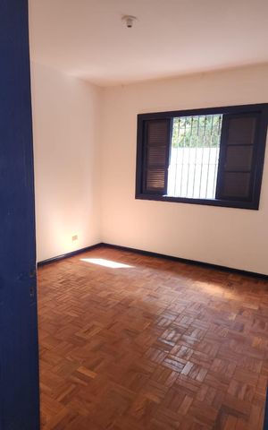 Casa para alugar com 170m², 3 quartos e 5 vagas Casa para alugar com 170m², 3 quartos e 5 vagasQuarto