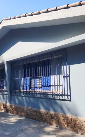 Casa para alugar com 170m², 3 quartos e 5 vagas Casa para alugar com 170m², 3 quartos e 5 vagasFachada