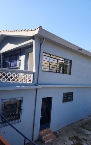 Casa para alugar com 170m², 3 quartos e 5 vagas Casa para alugar com 170m², 3 quartos e 5 vagasFachada