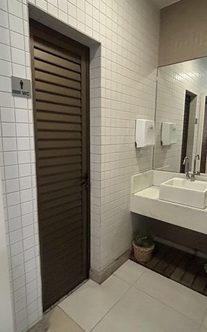 Apartamento à venda com 79m², 2 quartos e 1 vagaLavabo do salão de festas