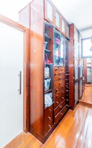 Apartamento à venda com 163m², 4 quartos e 2 vagas Apartamento à venda com 163m², 4 quartos e 2 vagasCloset da Suíte 3