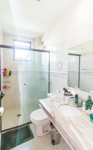 Apartamento à venda com 163m², 4 quartos e 2 vagas Apartamento à venda com 163m², 4 quartos e 2 vagasBanheiro da Suíte