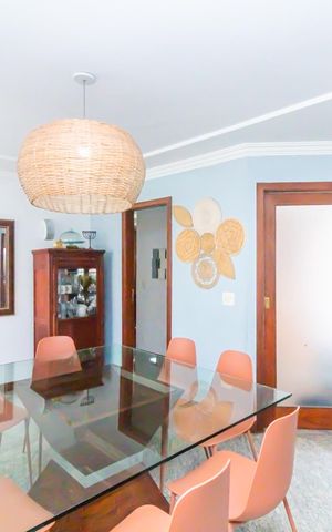 Apartamento à venda com 163m², 4 quartos e 2 vagas Apartamento à venda com 163m², 4 quartos e 2 vagasSala de jantar