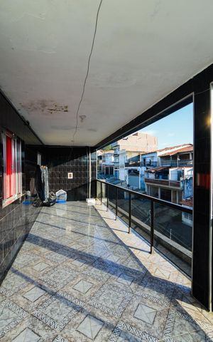 Casa à venda com 676m², 4 quartos e 5 vagasVaranda