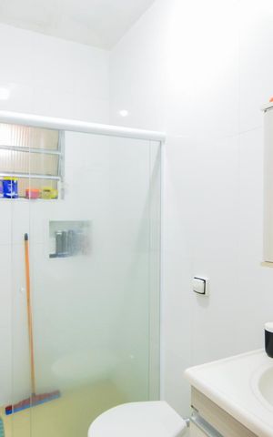 Casa à venda com 676m², 4 quartos e 5 vagasBanheiro  - Casa 2