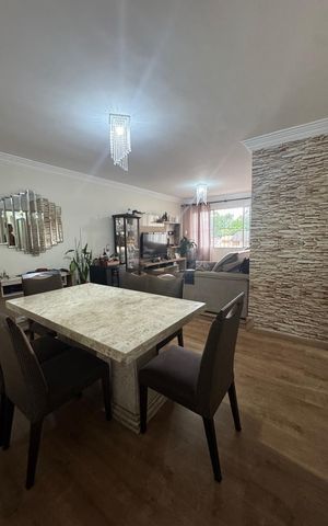 Apartamento à venda com 82m², 3 quartos e 1 vaga Apartamento à venda com 82m², 3 quartos e 1 vagaSala