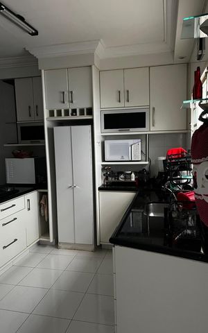 Casa para alugar com 217m², 4 quartos e 3 vagas Casa para alugar com 217m², 4 quartos e 3 vagasCozinha