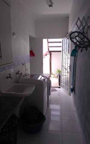 Casa para alugar com 217m², 4 quartos e 3 vagas Casa para alugar com 217m², 4 quartos e 3 vagasÁrea de serviço