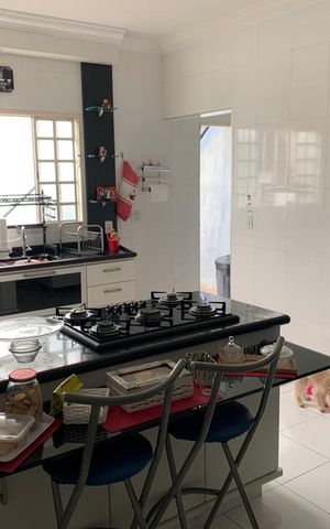 Casa para alugar com 217m², 4 quartos e 3 vagas Casa para alugar com 217m², 4 quartos e 3 vagasCozinha