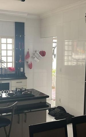 Casa para alugar com 217m², 4 quartos e 3 vagas Casa para alugar com 217m², 4 quartos e 3 vagasCozinha