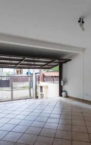 Casa à venda com 230m², 4 quartos e 2 vagasGaragem