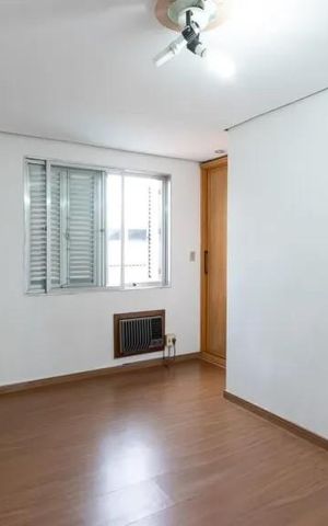 Casa à venda com 230m², 4 quartos e 2 vagasSuíte