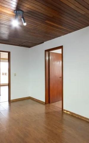 Casa à venda com 230m², 4 quartos e 2 vagasCorredor