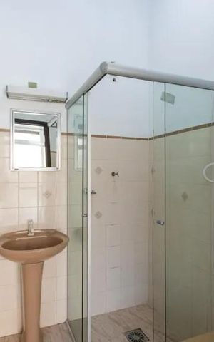 Casa à venda com 230m², 4 quartos e 2 vagasBanheiro de serviço