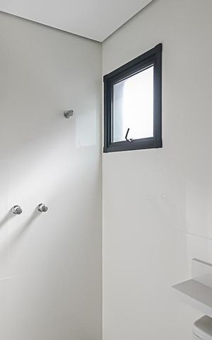 Apartamento à venda com 112m², 2 quartos e 2 vagas Apartamento à venda com 112m², 2 quartos e 2 vagasBanheiro da Suíte