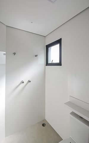 Apartamento à venda com 112m², 2 quartos e 2 vagas Apartamento à venda com 112m², 2 quartos e 2 vagasBanheiro da Suíte