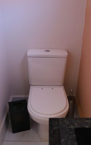 Casa à venda com 360m², 3 quartos e 2 vagasBanheiro 3 - Lavabo