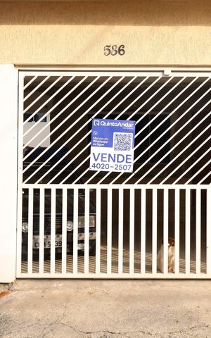 Casa à venda com 360m², 3 quartos e 2 vagasPlaca instalada no portão do imóvel - Código da placa: WYNY-1494