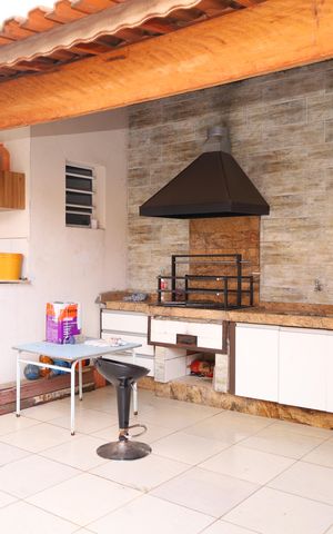 Casa à venda com 360m², 3 quartos e 2 vagasQuintal