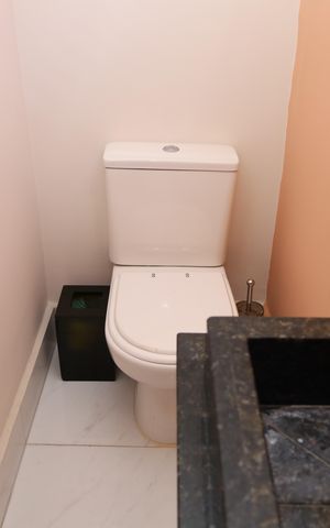 Casa à venda com 360m², 3 quartos e 2 vagasBanheiro 3 - Lavabo