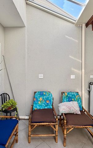 Casa à venda com 101m², 3 quartos e 2 vagas Casa à venda com 101m², 3 quartos e 2 vagasQuintal