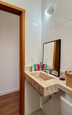 Casa à venda com 101m², 3 quartos e 2 vagas Casa à venda com 101m², 3 quartos e 2 vagasBanheiro Suíte