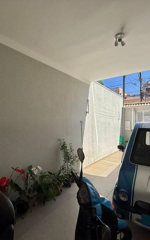 Casa à venda com 101m², 3 quartos e 2 vagas Casa à venda com 101m², 3 quartos e 2 vagasGaragem