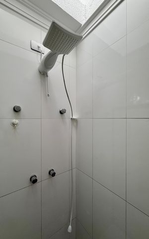 Casa à venda com 101m², 3 quartos e 2 vagas Casa à venda com 101m², 3 quartos e 2 vagasBanheiro Social