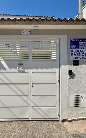 Casa à venda com 101m², 3 quartos e 2 vagas Casa à venda com 101m², 3 quartos e 2 vagasFachada