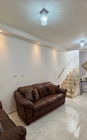 Casa à venda com 101m², 3 quartos e 2 vagas Casa à venda com 101m², 3 quartos e 2 vagasSala