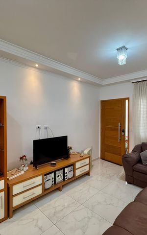 Casa à venda com 101m², 3 quartos e 2 vagas Casa à venda com 101m², 3 quartos e 2 vagasSala