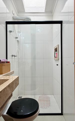 Casa à venda com 101m², 3 quartos e 2 vagas Casa à venda com 101m², 3 quartos e 2 vagasBanheiro Suíte
