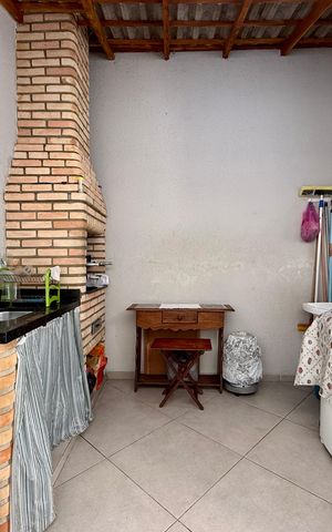 Casa à venda com 101m², 3 quartos e 2 vagas Casa à venda com 101m², 3 quartos e 2 vagasChurrasqueira