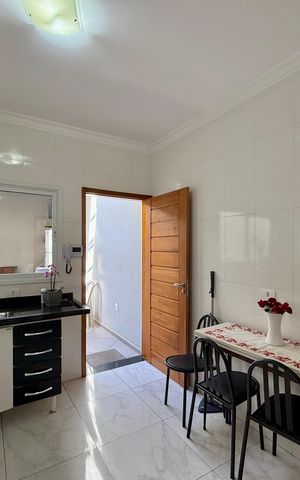 Casa à venda com 101m², 3 quartos e 2 vagas Casa à venda com 101m², 3 quartos e 2 vagasCozinha