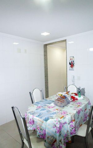 Casa à venda com 157m², 2 quartos e 2 vagasCozinha