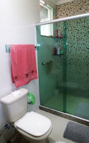 Casa à venda com 157m², 2 quartos e 2 vagasBanheiro da Suíte