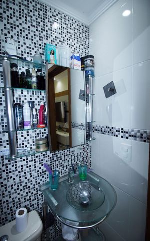 Casa à venda com 157m², 2 quartos e 2 vagasBanheiro Social 2