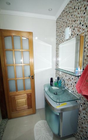 Casa à venda com 157m², 2 quartos e 2 vagasBanheiro da Suíte