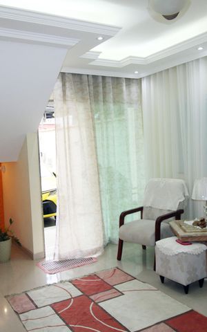 Casa à venda com 157m², 2 quartos e 2 vagasSala