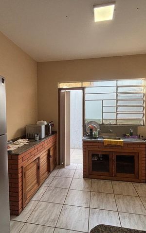 Casa à venda com 472m², 3 quartos e 1 vaga